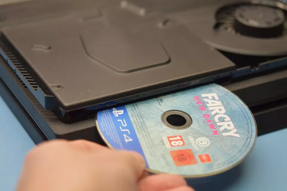 Używana napęd w PS4 Sprawdzenie napędu w PS4