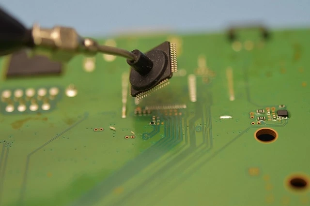 Wymiana uszkodzonego układu HDMI w PS4