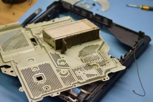 Konsola PS4 przegrzewa się - zapchany układ chłodzenia