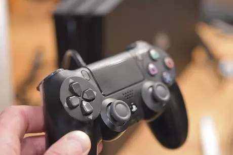 DualShock 4 rozłącza się z konsolą PS4