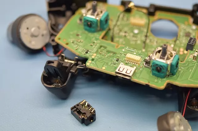 Naprawa padów Nowy- Sącz Naprawa padów na oryginalnych częściach Nowy Sącz