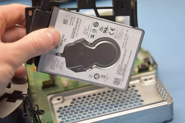 Wymiana dysku w serwisie konsol Wymiana dysku w serwisie konsol Game Box