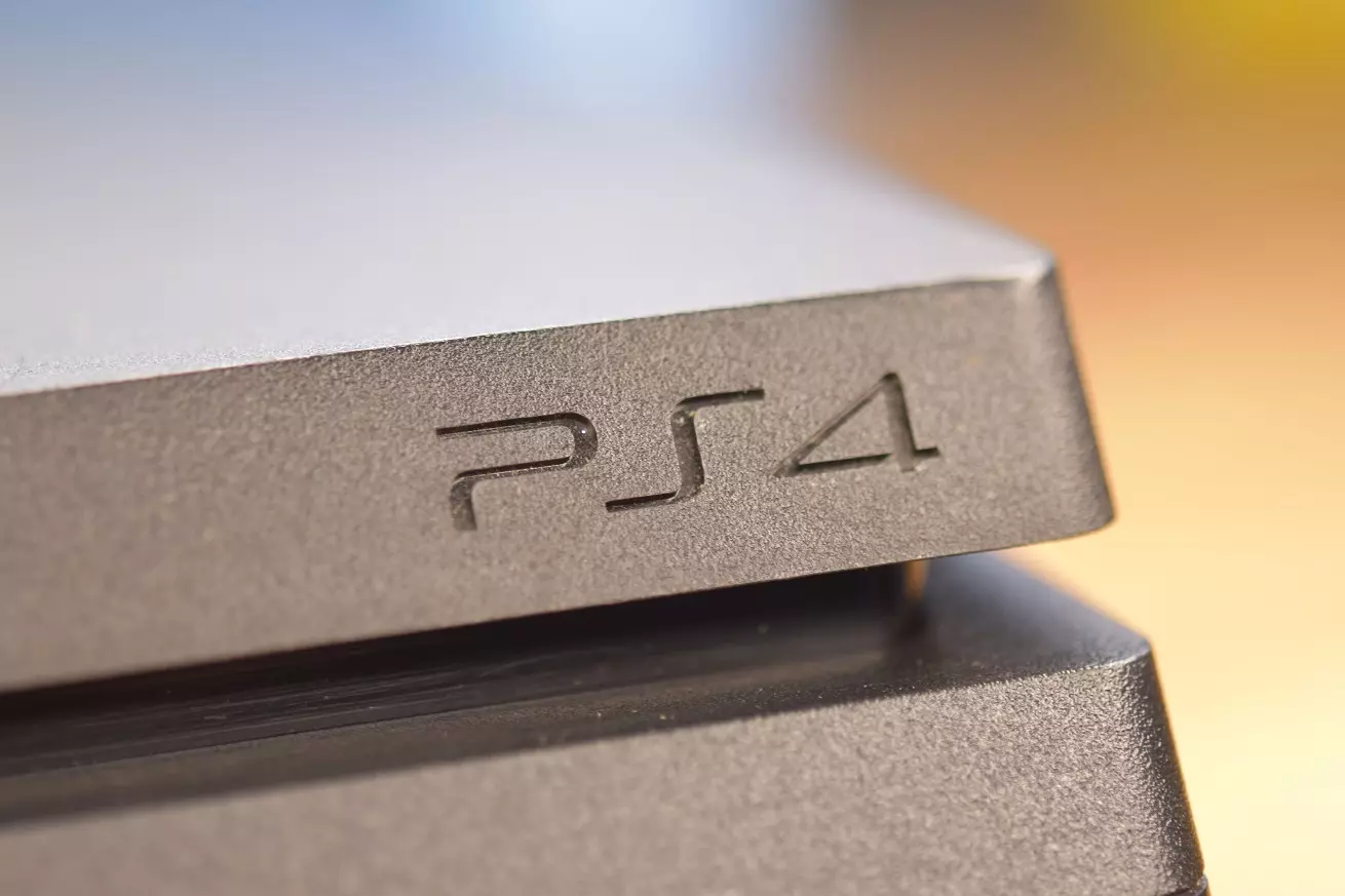 Konsola PS4 PRO Konsola PS4 PRO LOGO