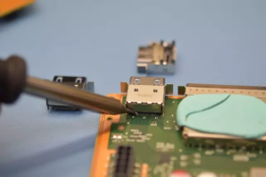 Wymiana gniazda HDMI w konsolach Xbox Series X/S