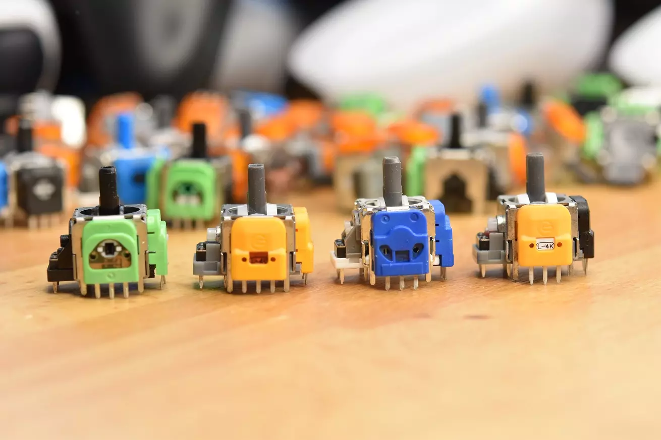 analogi-hall-roznych-firm