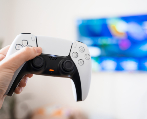 Czy można grać na PS5 bez internetu