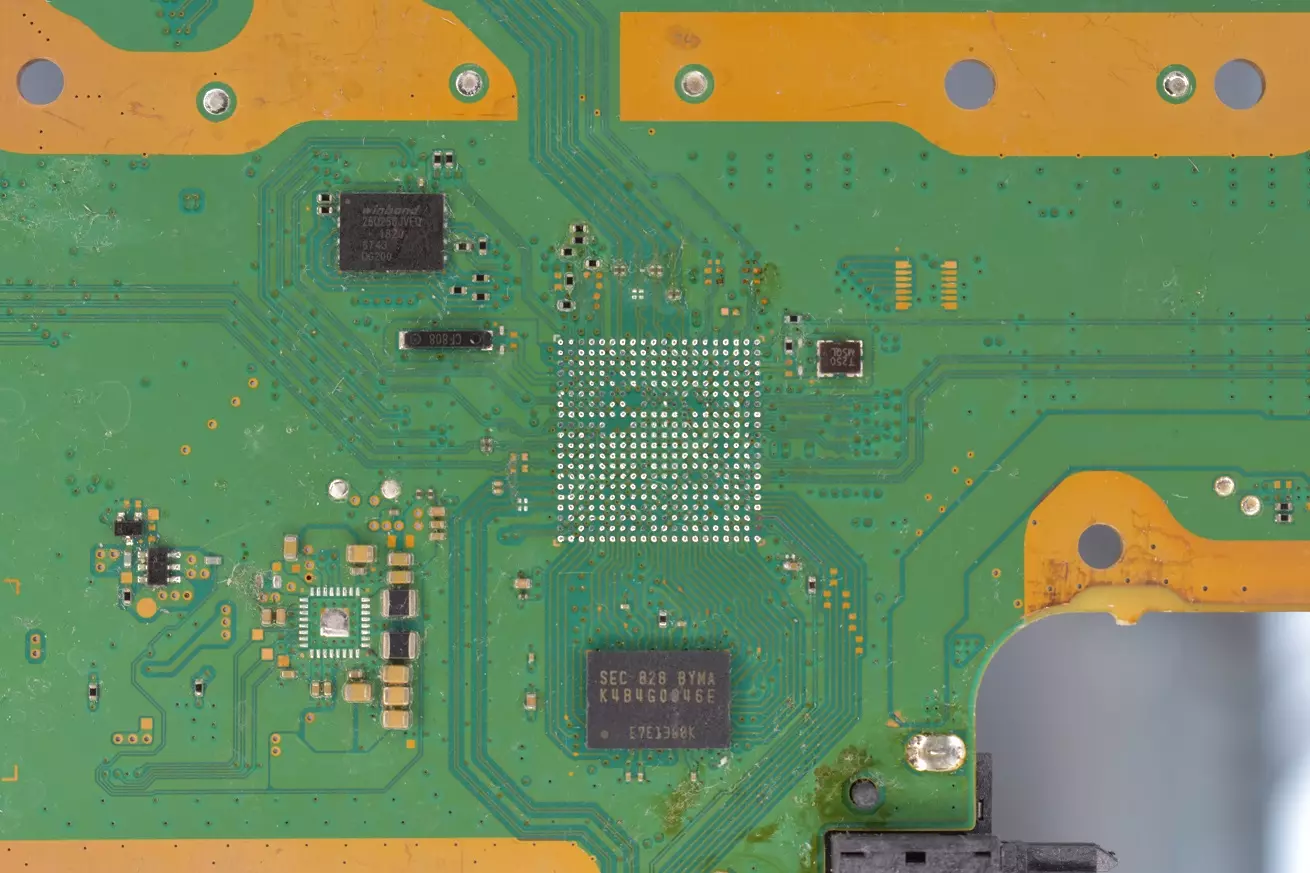 Naprawa płyty głównej PS4 BGA punkty po czyszczeniu Naprawa płyty głównej PS4 BGA punkty po czyszczeniu serwis