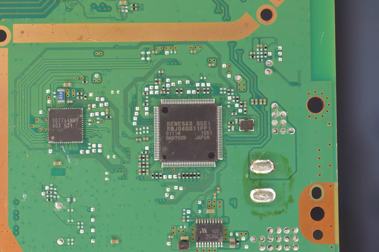 Naprawa płyty głównej PS4 Retimer Renesas R9J04G0011fP1 Naprawa płyty głównej PS4 Retimer Renesas R9J04G0011fP1 serwis