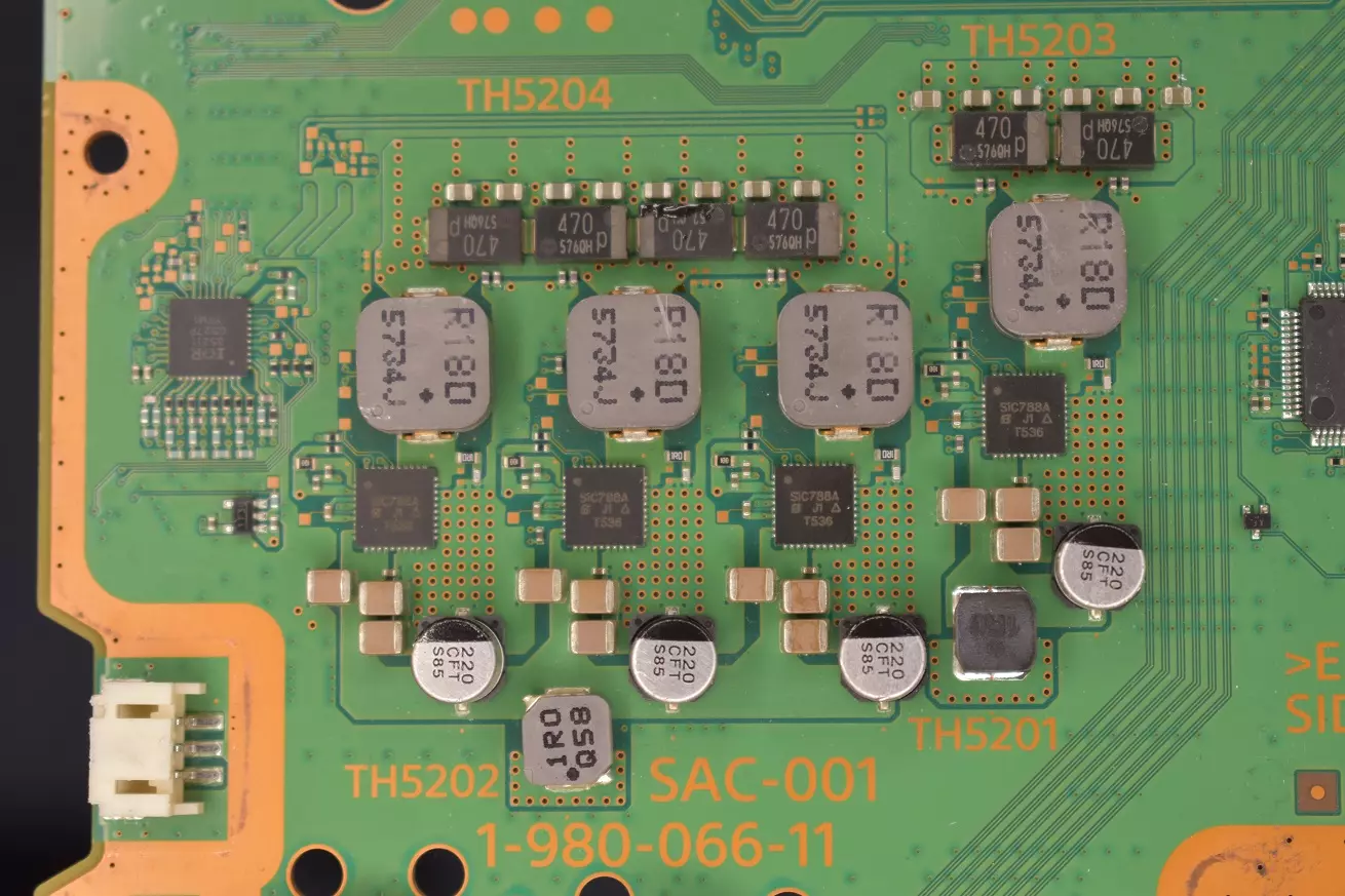 Naprawa płyty głównej PS4 sekcja zasilania TH5201 SIC78A Naprawa płyty głównej PS4 sekcja zasilania TH5201 SIC78A serwis