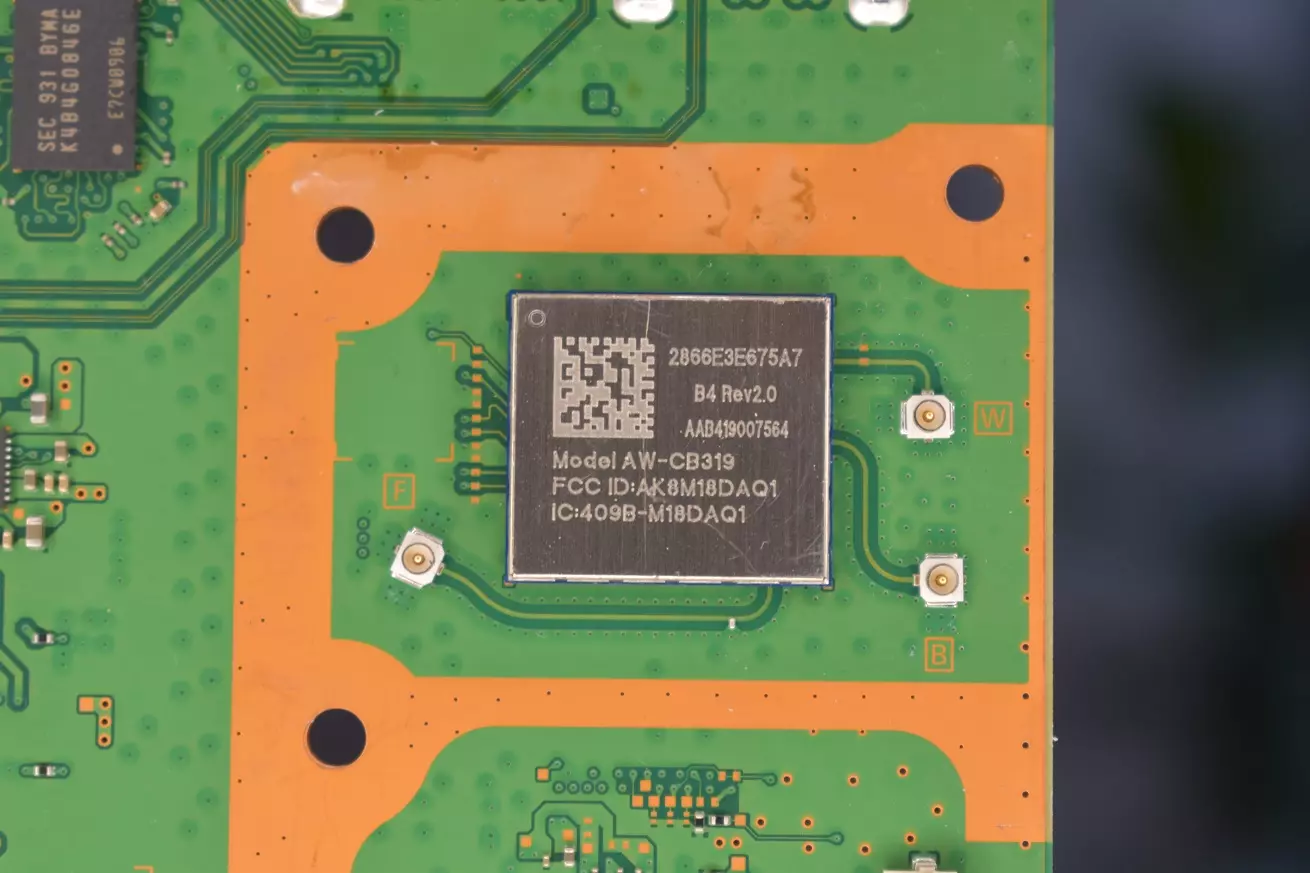 Pad nie łączy się z PS4 moduł AW-CB319 na płycie głównej Pad nie łączy się z PS4 moduł AW-CB319 na płycie głównej konsoli