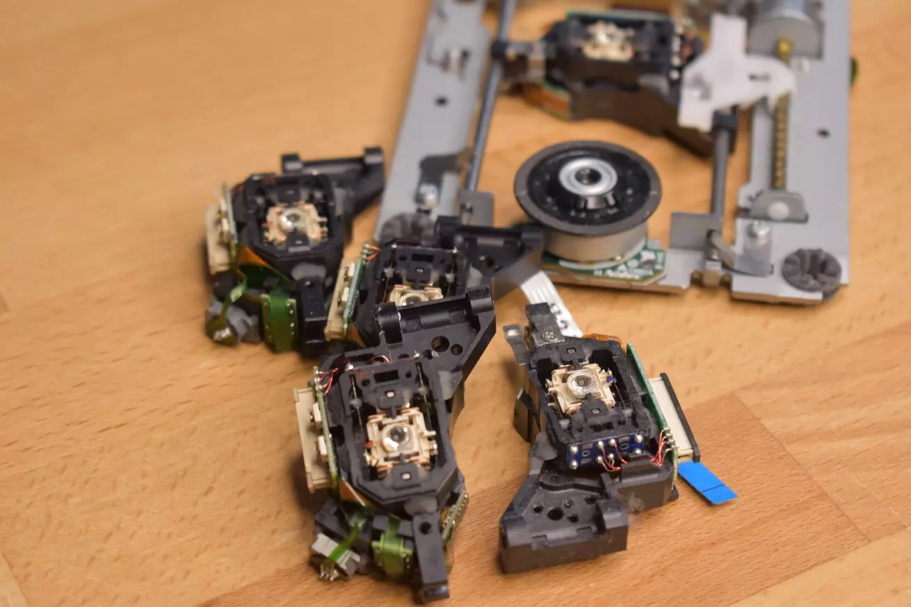 Wymiana lasera Xbox 360 uszkodzone lasery Wymiana lasera Xbox 360 uszkodzone lasery naprawa