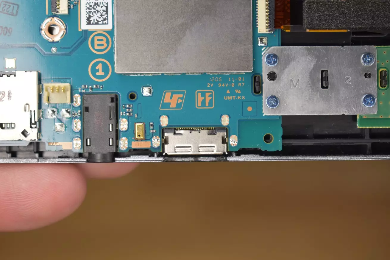 Wymiana portu ładowania PS Vita płyta główna z gniazdem ładowania Wymiana portu ładowania PS Vita płyta główna z gniazdem ładowania