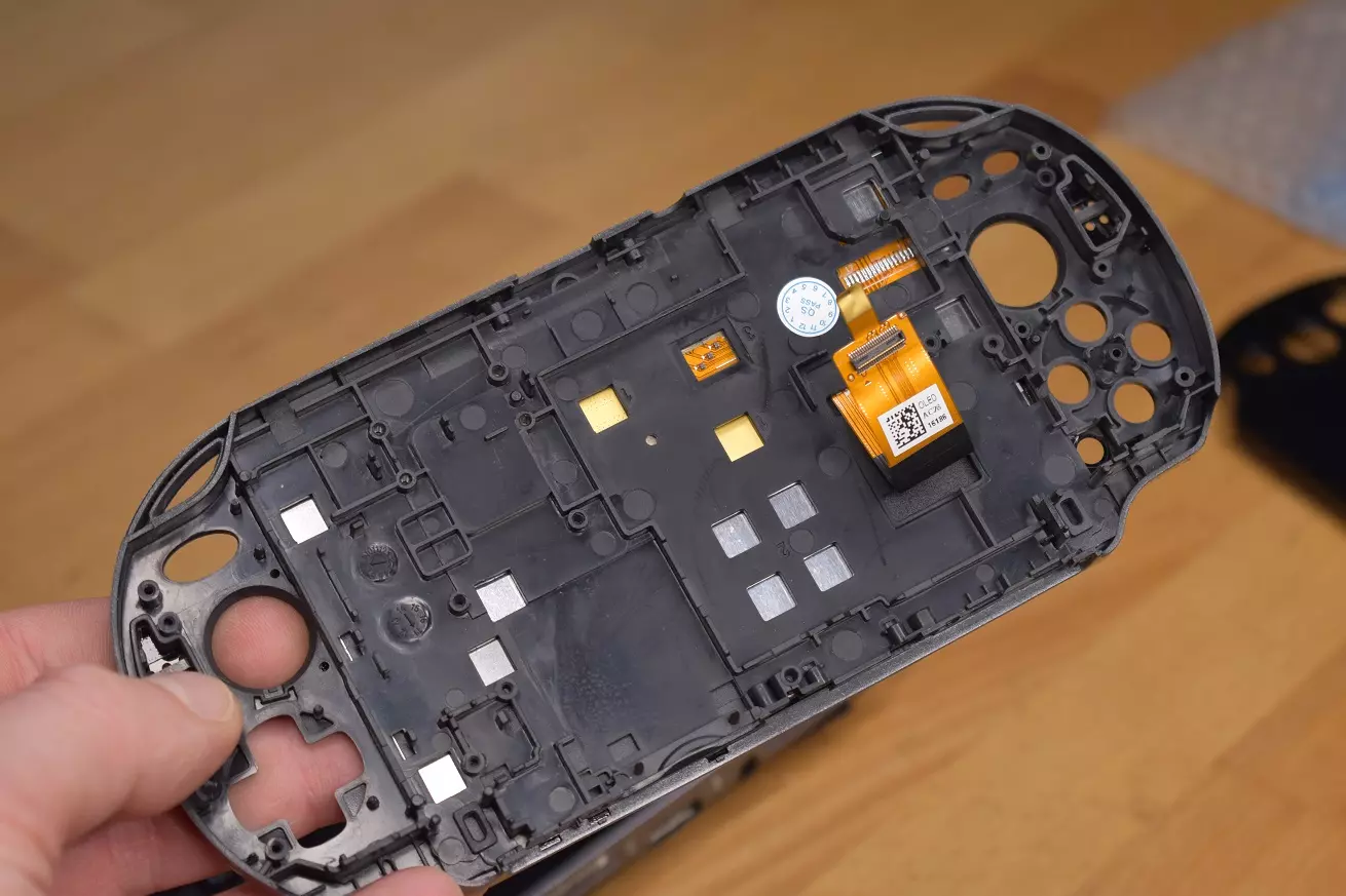 Wymiana wyświetlacza PS Vita nowa cześć Wymiana wyświetlacza PS Vita nowa cześć wymiana