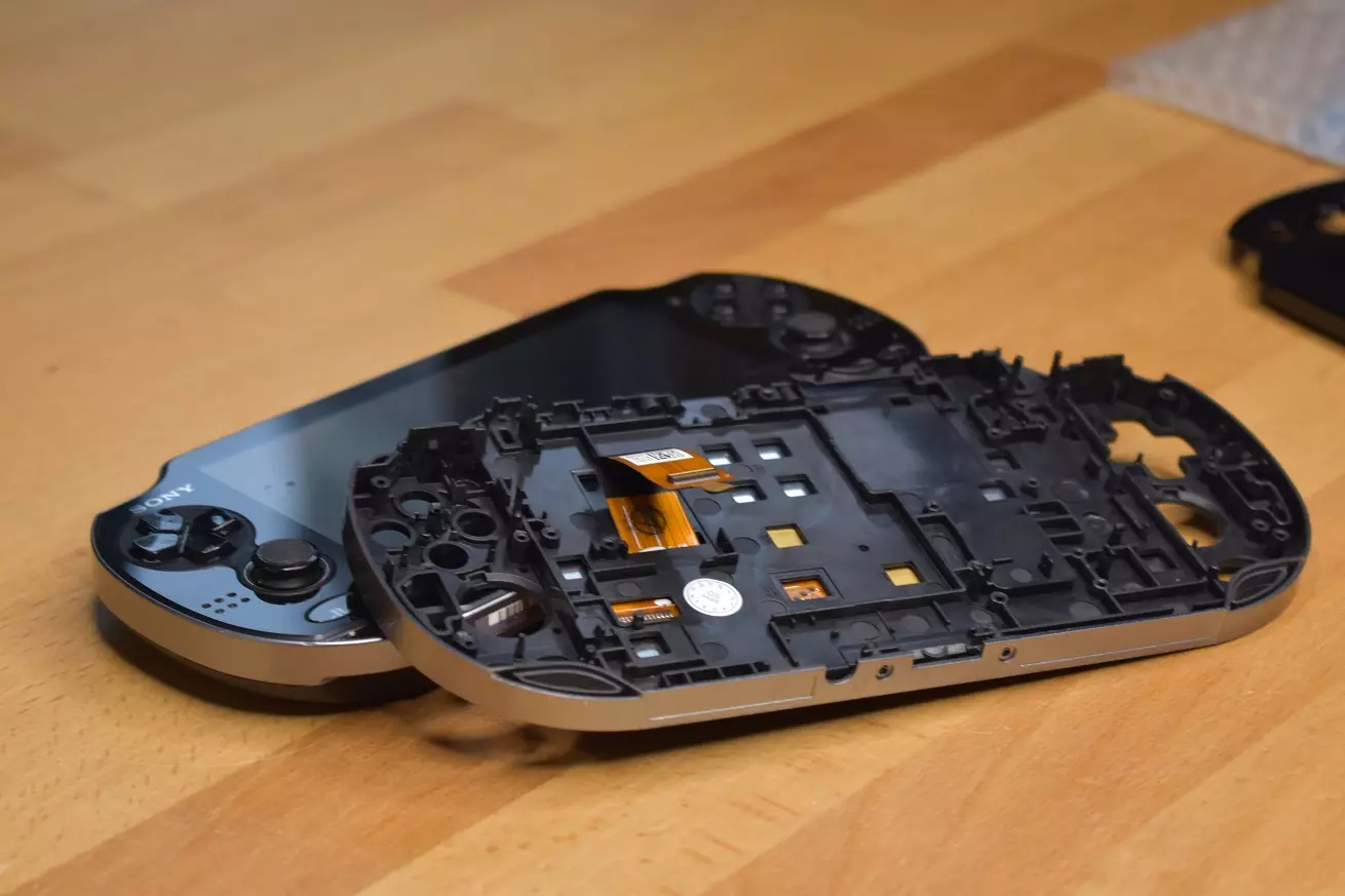 Wymiana wyświetlacza PS Vita podmiana OLED Wymiana wyświetlacza PS Vita podmiana OLED ekran